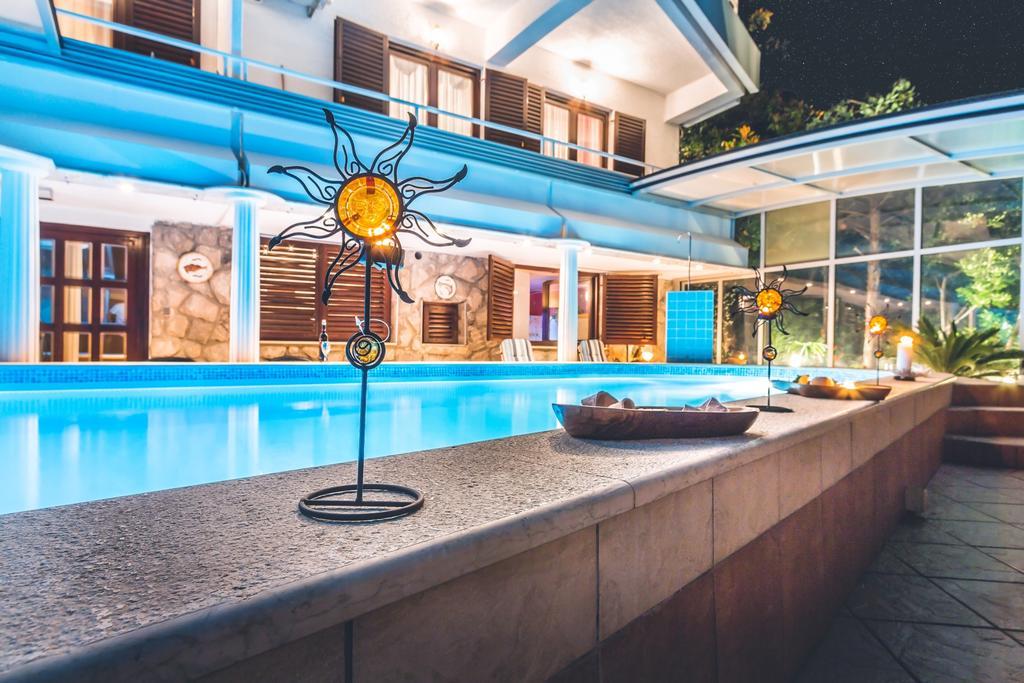 Villa Roses Apartments & Wellness Icici Luaran gambar