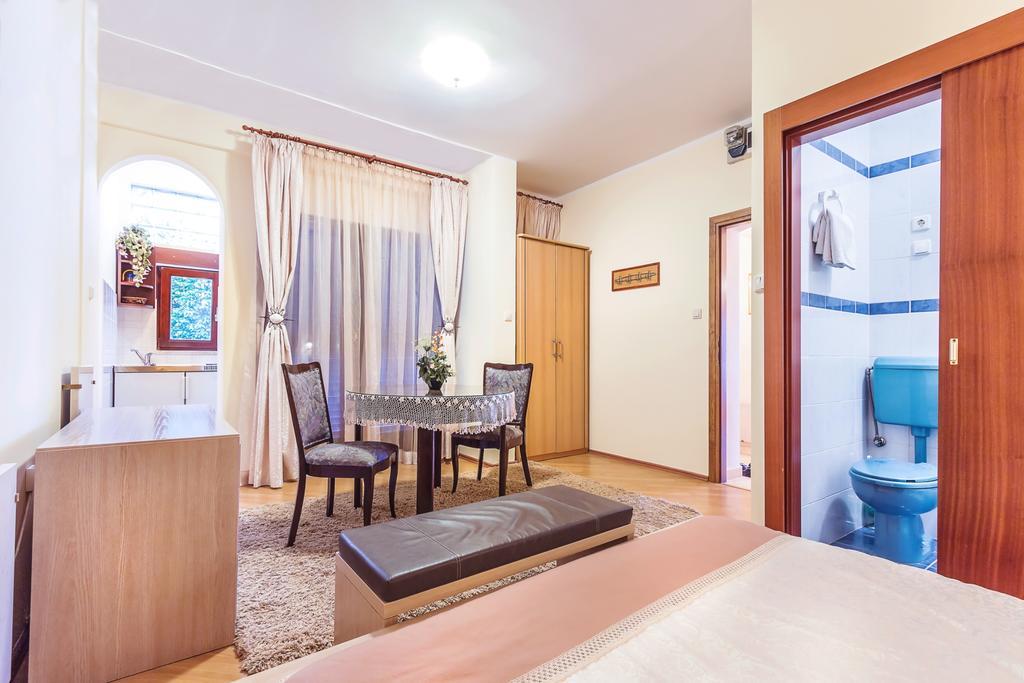 Villa Roses Apartments & Wellness Icici Luaran gambar